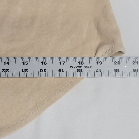 AQUA Women's Size Large Faux Suede Beige Sleeveless Curve Hem Tank - Picture 3 of 9